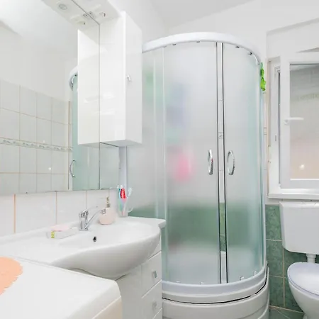 2 Bedroom Gorgeous In *