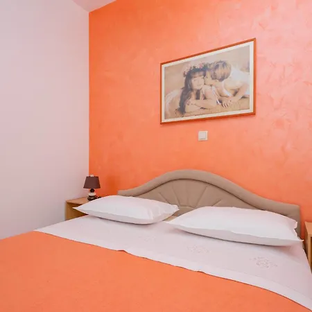 2 Bedroom Gorgeous In Σπίτι διακοπών *