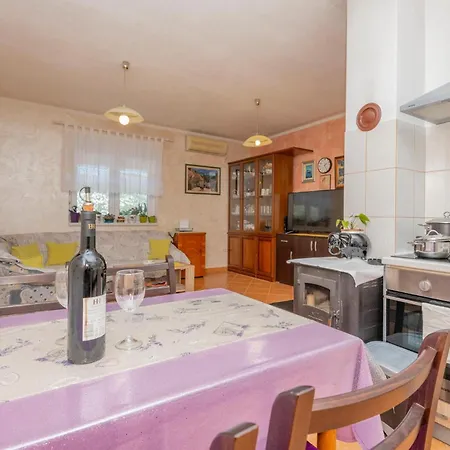 2 Bedroom Gorgeous In بيت للعطل *