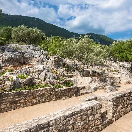 2 Bedroom Gorgeous In Σπίτι διακοπών
